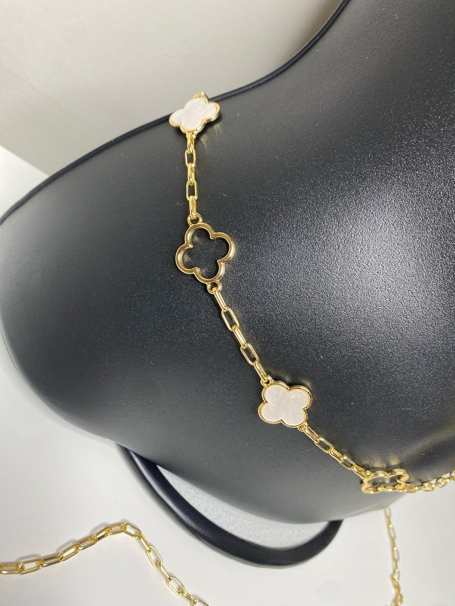 LUCKY CHARM CHAIN BELT