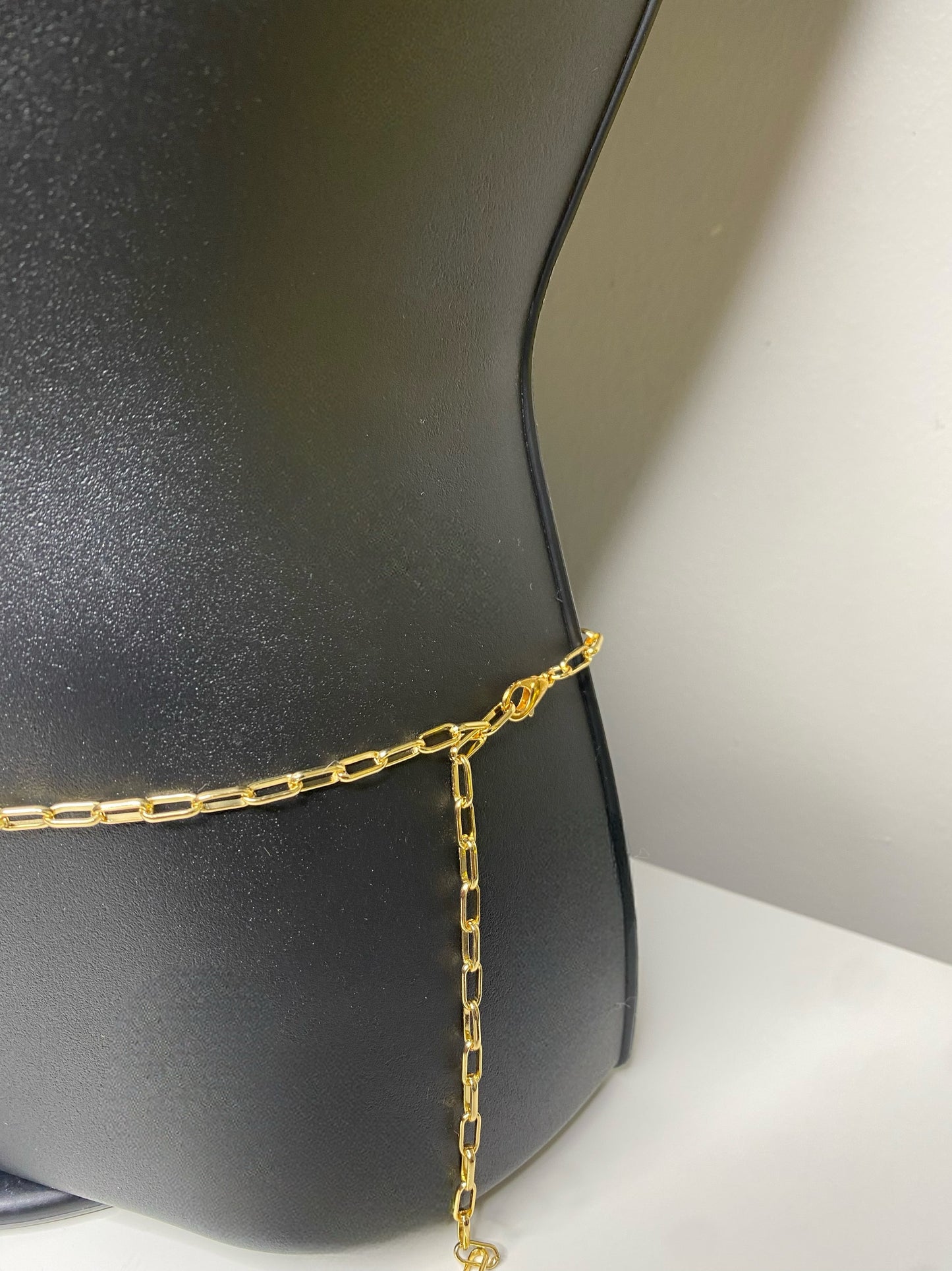 LUCKY CHARM CHAIN BELT